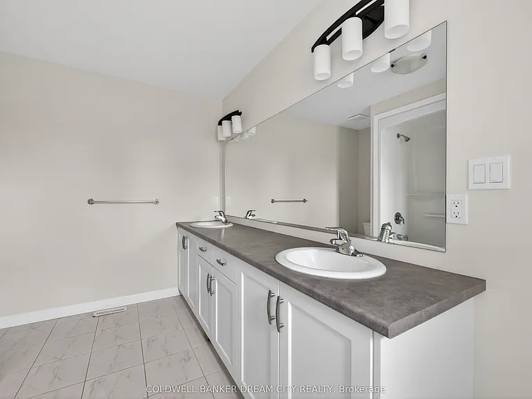 98 Livingston Dr — Photo 30