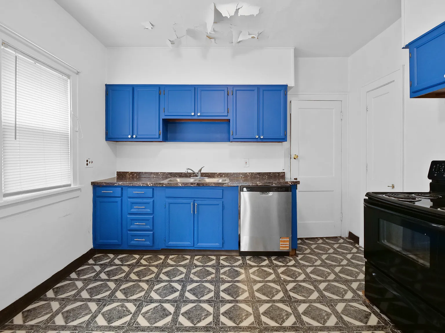 2 bed, 1300 sqft, $1,250 — Photo 4