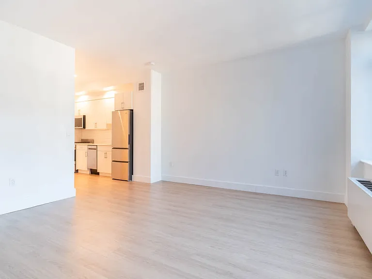 600 Washington St #209 — Photo 11