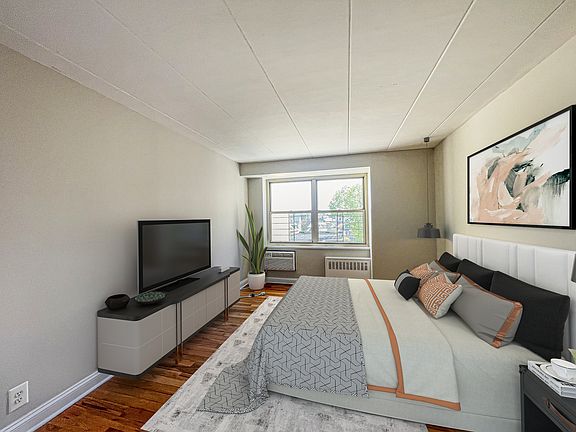 4th image of 32 Park Ave #4A