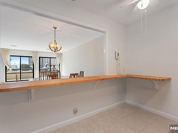 5th image of 300 Gorge Rd APT 25