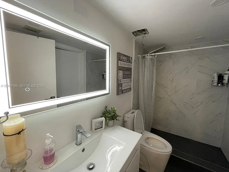 7601 E Treasure Dr #1017 — Photo 12