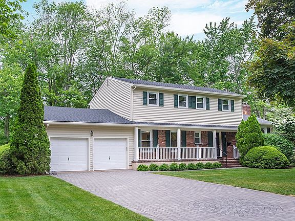 Handsome paver driveway 