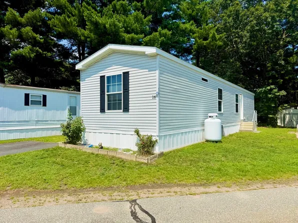 735 Memorial Dr Trailer 16, Chicopee, MA 01020
