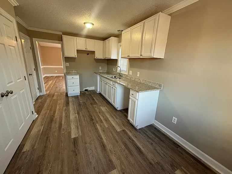 4117 Juniper Ln NW — Photo 8