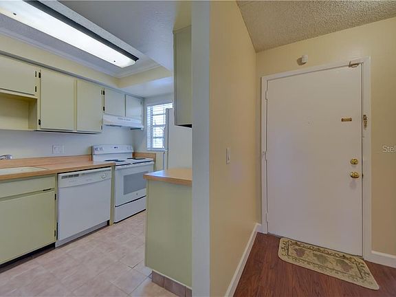 5th image of 3815 N Oak Dr Unit G41