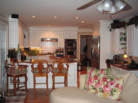 3rd image of 103 Ewingville Dr