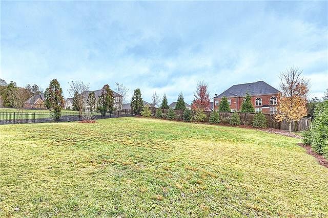 2nd image of 3994 Langtree Dr