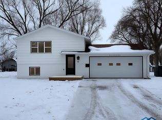 507 12th St, Onawa, IA 51040