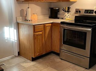 809 Sycamore St, Ravenswood, WV 26164