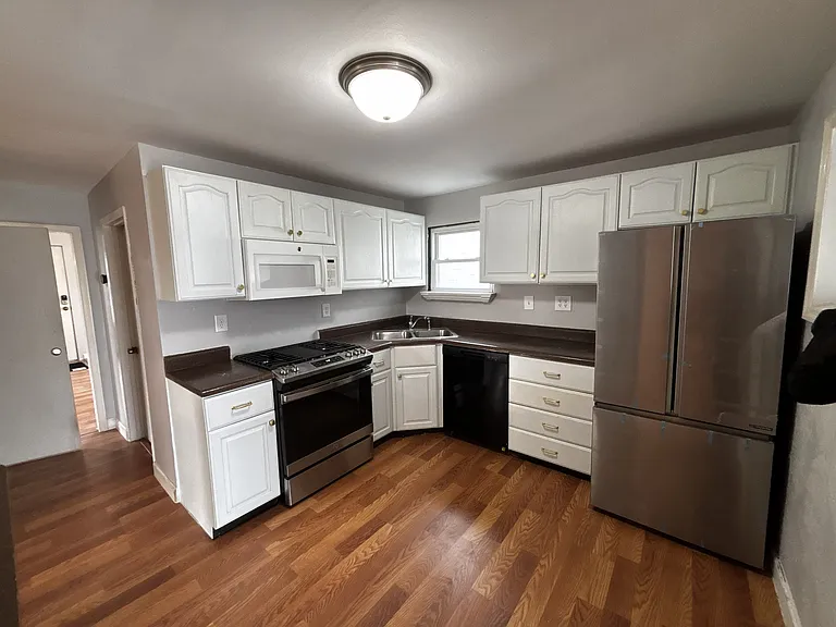 2538 Florent Ave — Photo 7