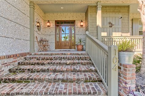 2nd image of 104 Barrington Oaks Dr