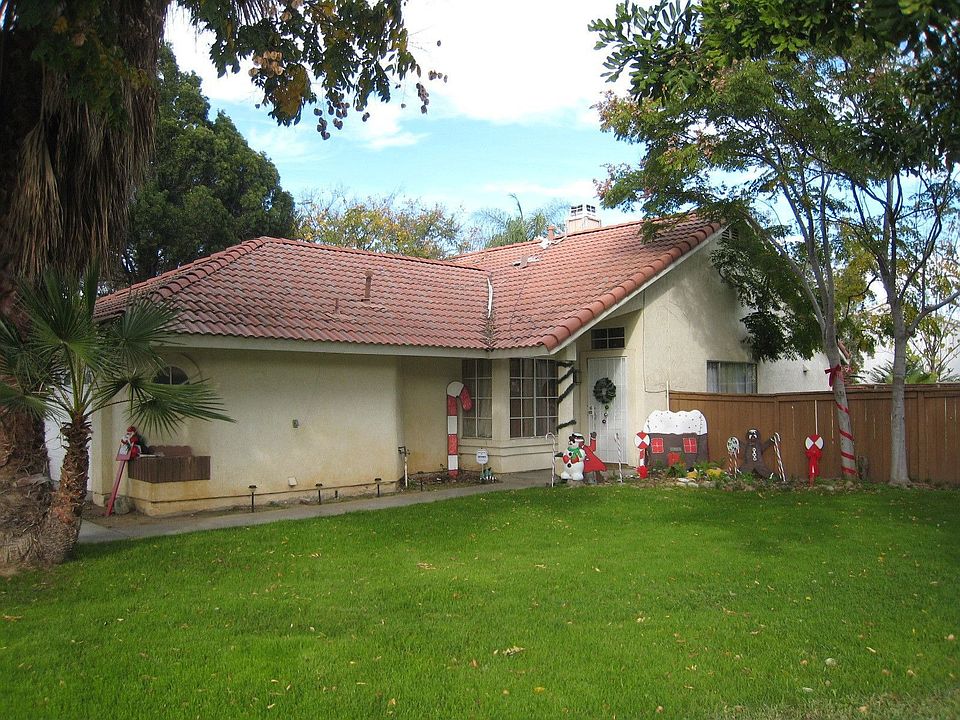 COMPLIMENTS OF PARK PLACE REAL ESTATE