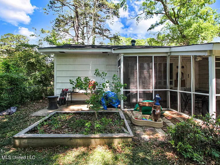 1849 Parkridge Dr — Photo 36