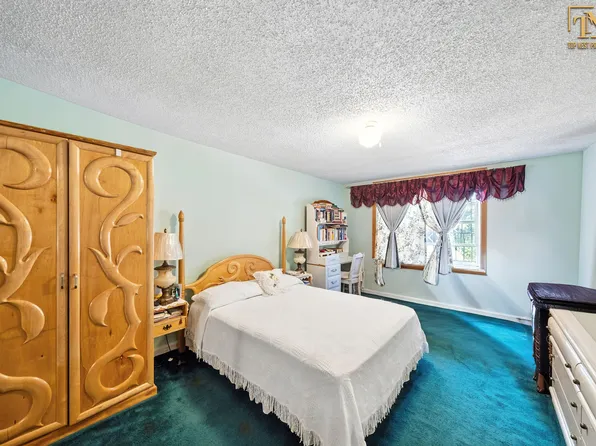 1226 East 51st Street image 16 of 29