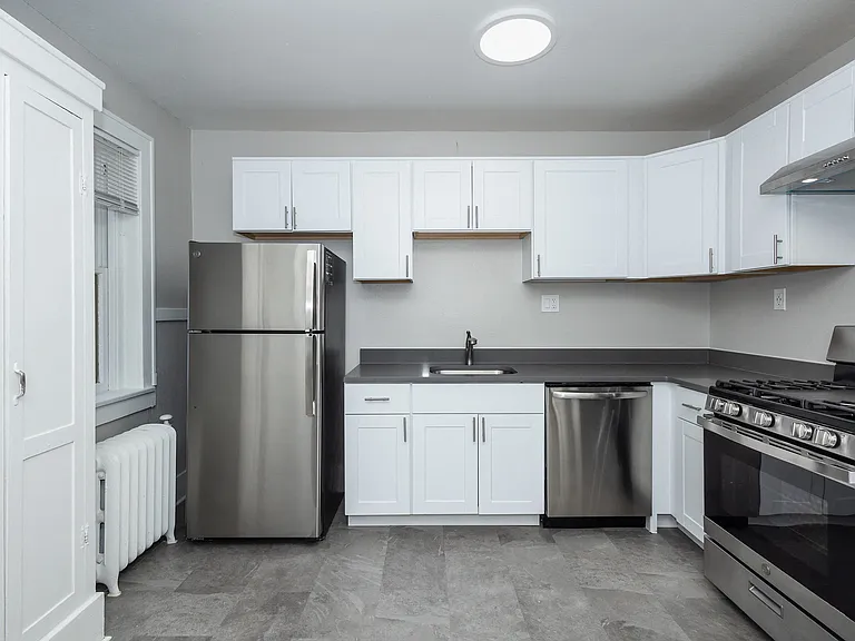 1035 N Pearl St — Photo 21