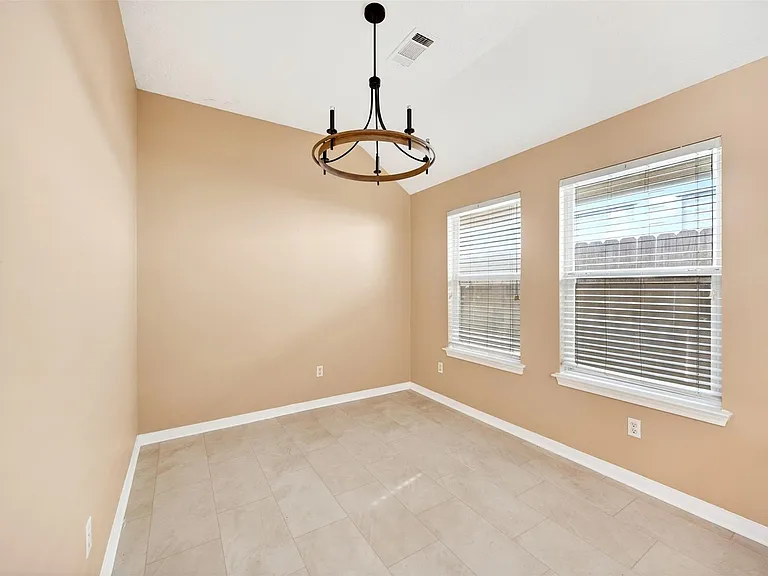 15014 Middle Oaks Blvd — Photo 19