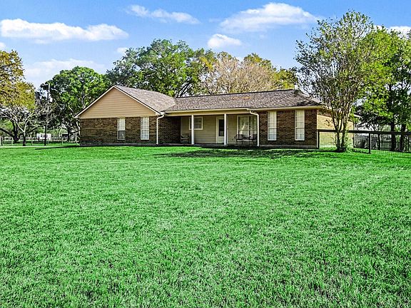 3rd image of 21503 Pecan Bend Rd