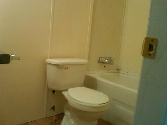 3rd image of 164 Brentwood Ln