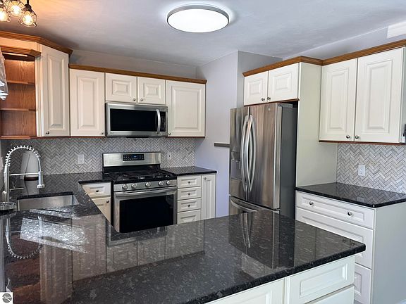 4th image of 1634 Rasho Rd