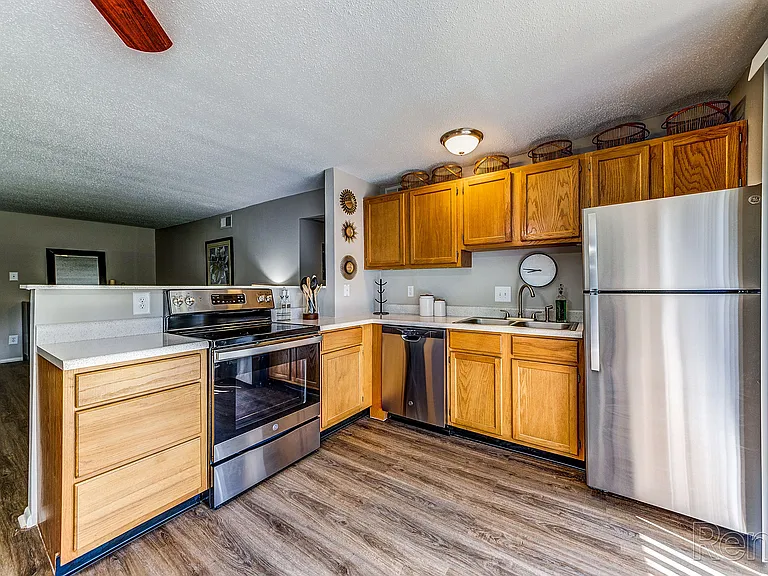 Black Forest Apartments — Photo 6