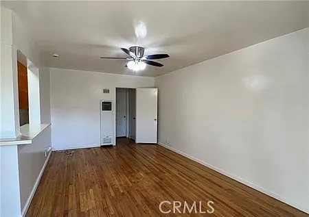 469 E Algrove St #6 — Photo 2