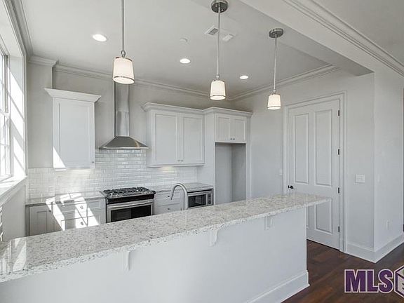 4th image of 8210 Village Plaza Ct Unit 3D