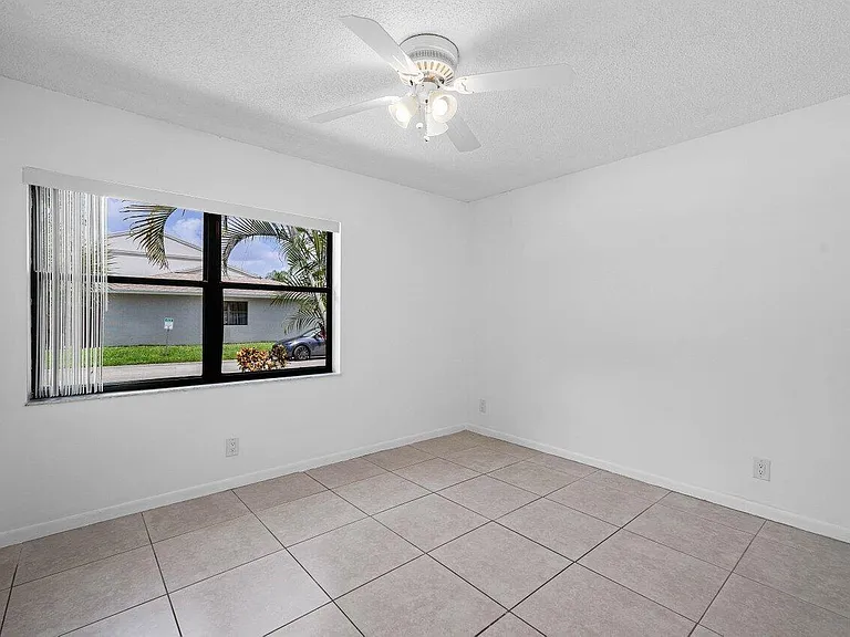 16422 Straw Way — Photo 14