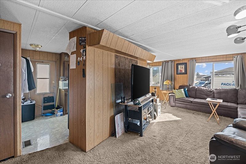 4th image of 14322 Admiralty Way #9
