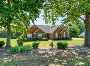 165 Meadowcreek Dr, Jefferson, GA 30549