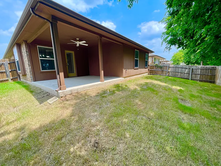 411 Purple Martin Ave — Photo 21