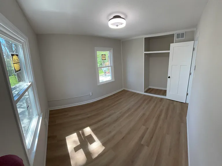 1703 N Valley Ave — Photo 46