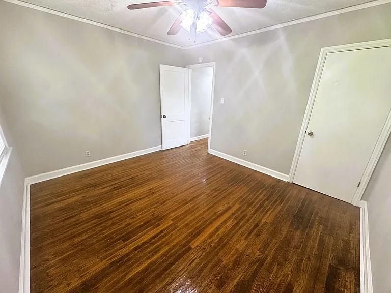 514 Western Dr — Photo 12
