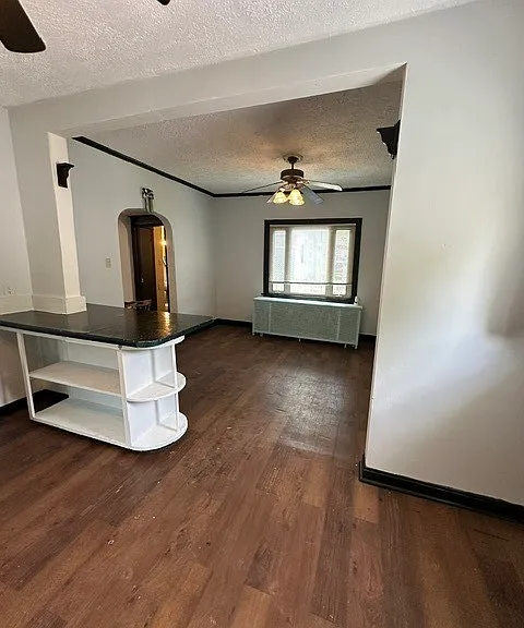 212 W Washington St — Photo 17