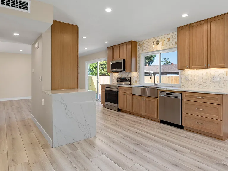 2423 Fieldlane Pl — Photo 7