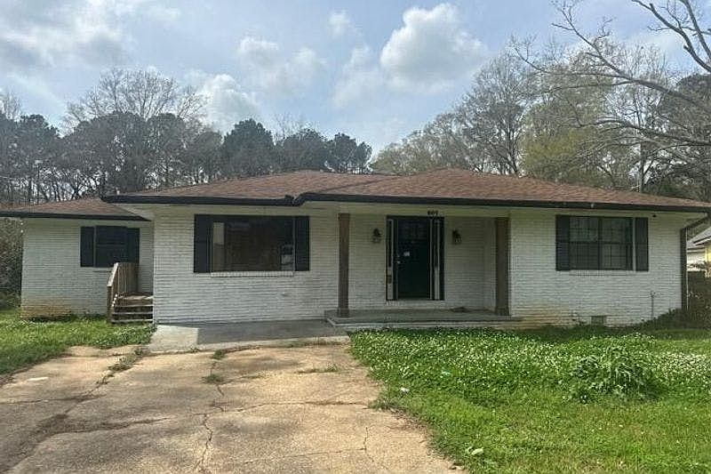 1st image of 607 N Locust St