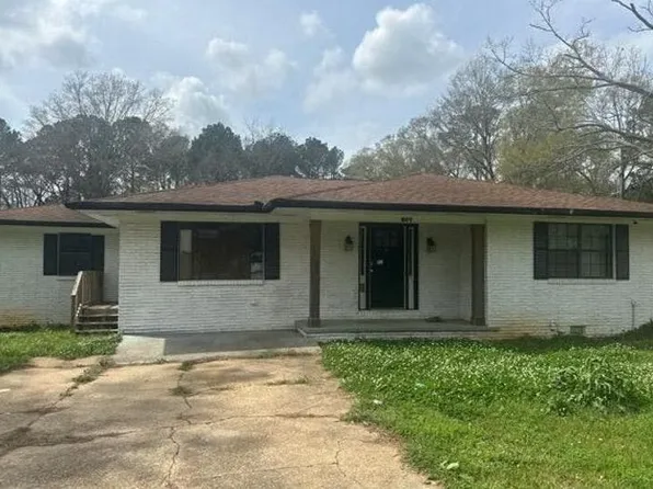 607 N Locust St, McComb, MS 39648