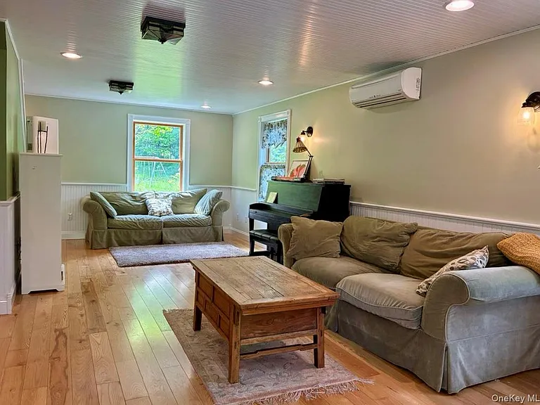 96 Bruceville Rd — Photo 3