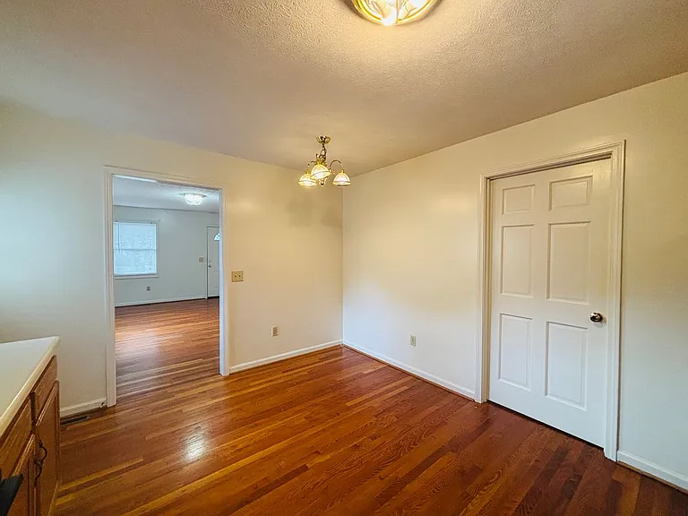70 Franklin Parke Ct — Photo 6