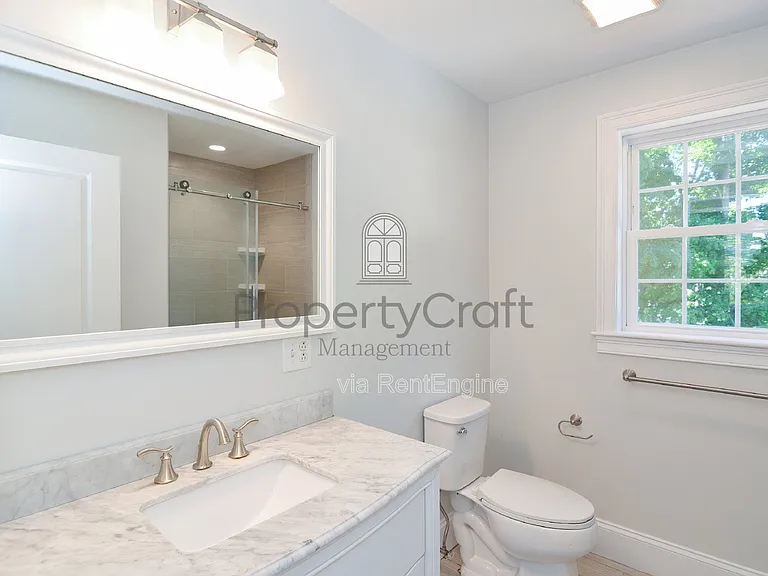 6 Meeting House Ln — Photo 9
