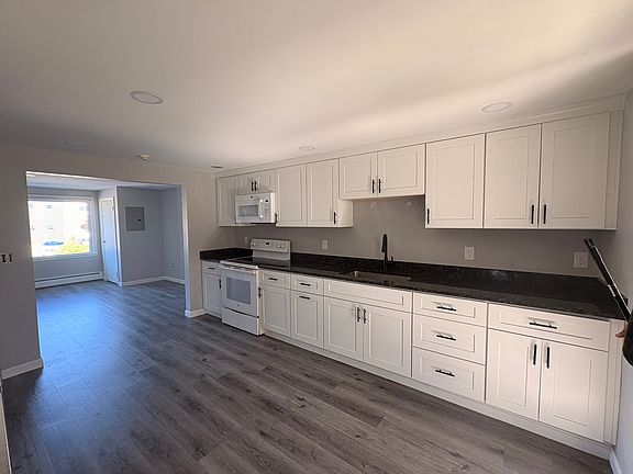 3rd image of 18 Madeira Ave #1R