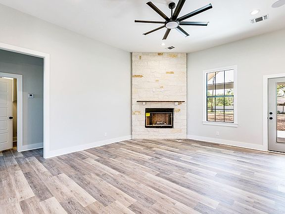 3rd image of 202 Calypso Ln