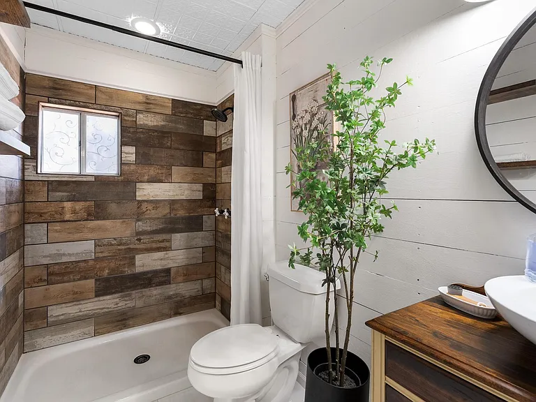 1707 Lexington St — Photo 15