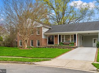 8222 Treebrooke Ln, Alexandria, VA 22308