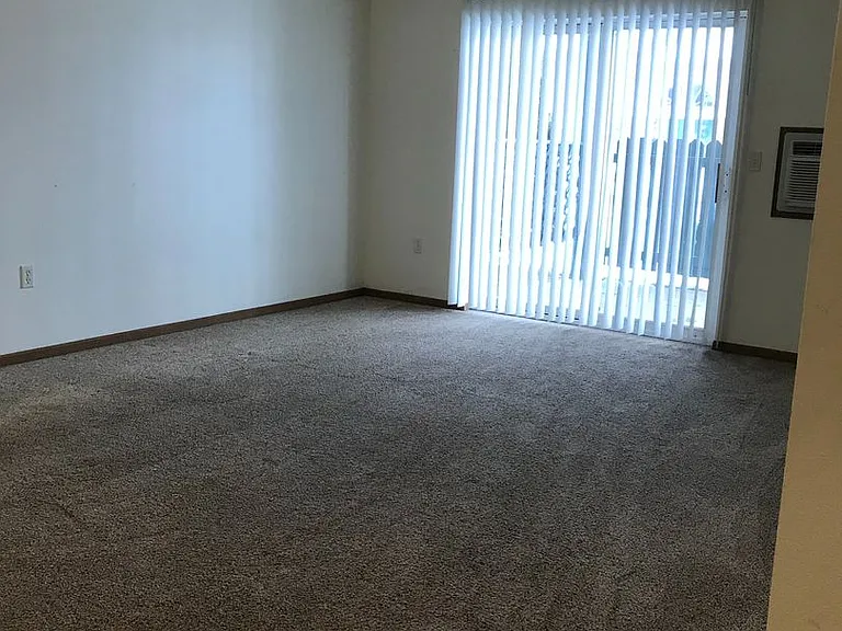 Murdock Apartments — Photo 32