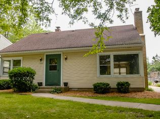 4182 Raymir Cir, Wauwatosa, WI 53222