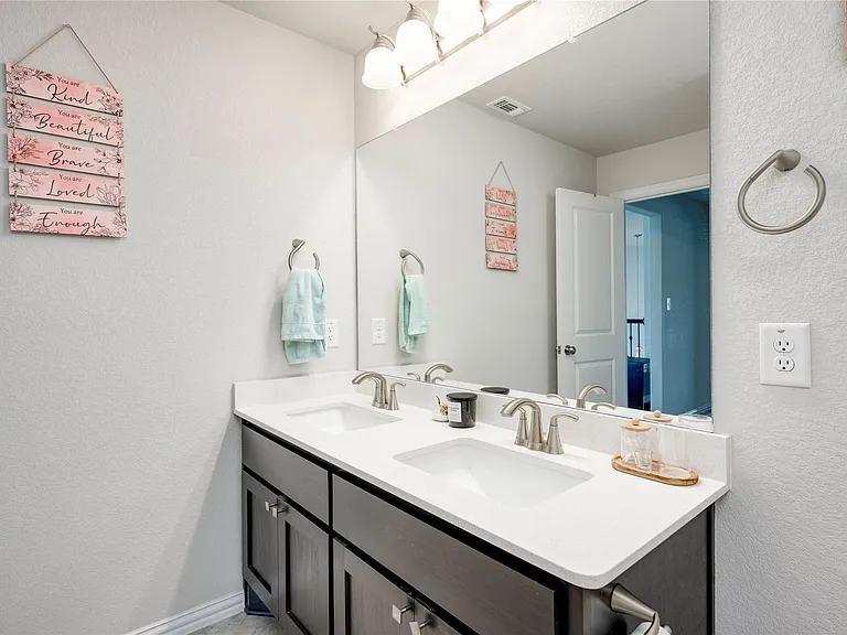 3327 Columbus Way — Photo 18