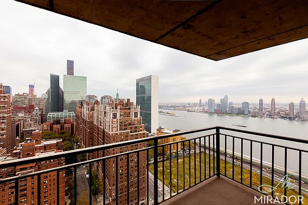 Rented by Mirador Real Estate | media 33