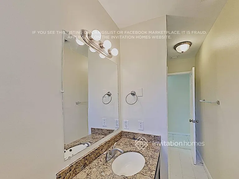 7805 NW 40th St — Photo 13