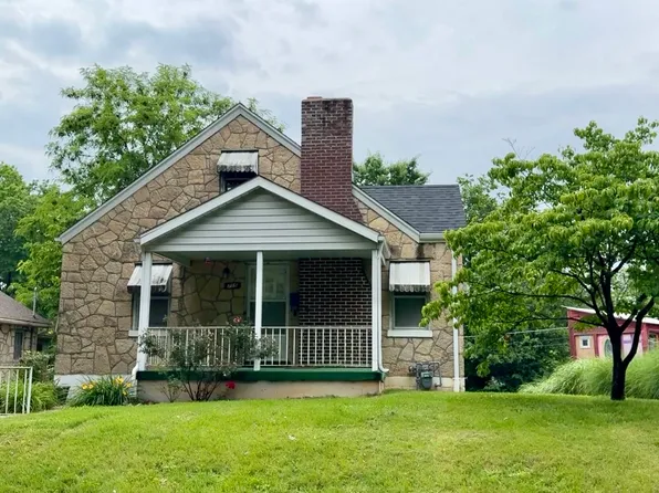 715 Hobbs Ter, Jefferson City, MO 65101